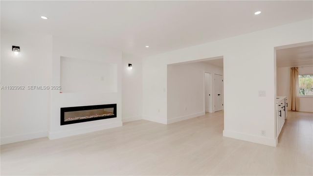 1230 NE 133rd St, North Miami, FL 33161