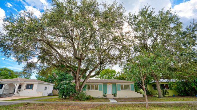 1230 NE 133rd St, North Miami, FL 33161