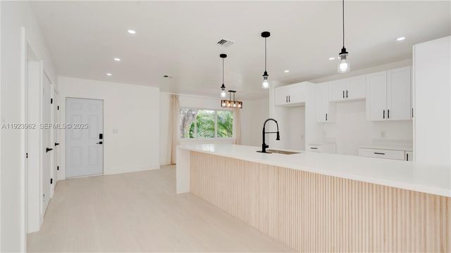 1230 NE 133rd St, North Miami, FL 33161