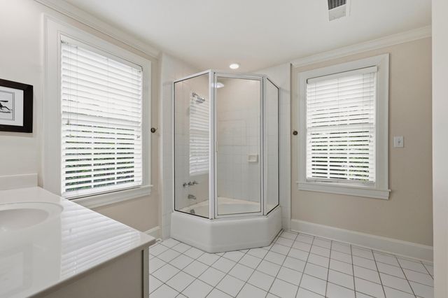 222 Kingsway Drive, Lexington, KY 40502