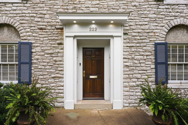 222 Kingsway Drive, Lexington, KY 40502