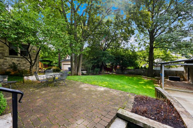 222 Kingsway Drive, Lexington, KY 40502