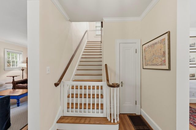 222 Kingsway Drive, Lexington, KY 40502
