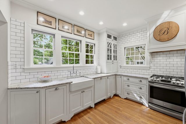 222 Kingsway Drive, Lexington, KY 40502
