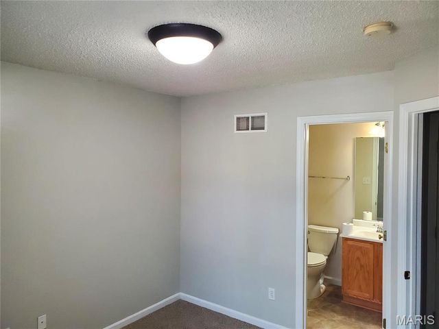 3256 Domain Street, St Charles, MO 63301