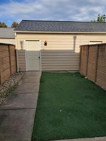 3256 Domain Street, St Charles, MO 63301