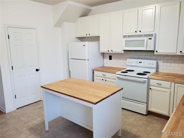 3256 Domain Street, St Charles, MO 63301