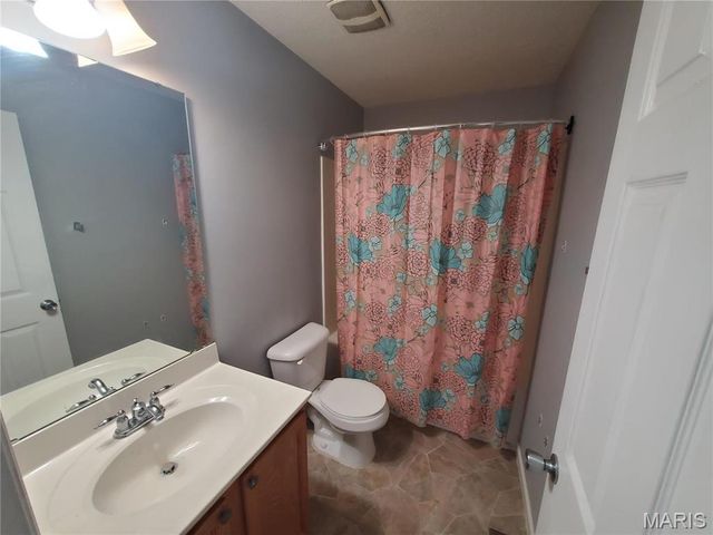 3256 Domain Street, St Charles, MO 63301