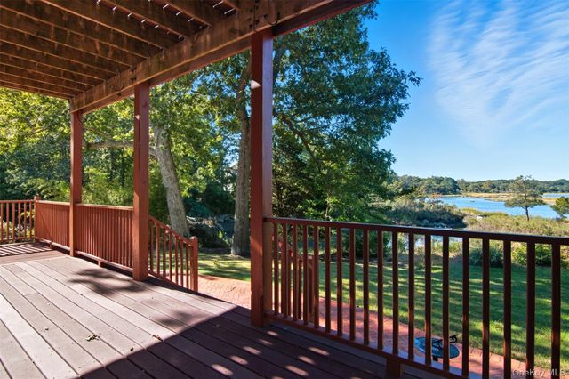 22 Flax Pond Woods Road, Setauket, NY 11733