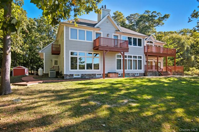 22 Flax Pond Woods Road, Setauket, NY 11733