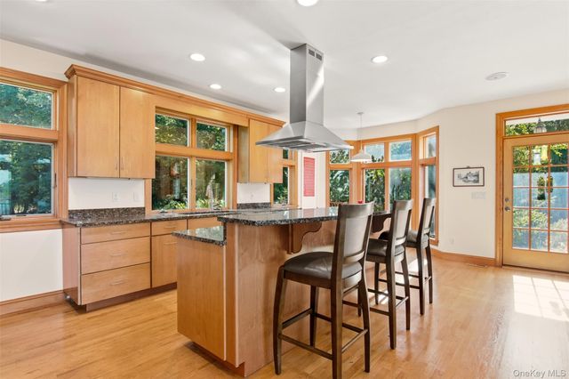 22 Flax Pond Woods Road, Setauket, NY 11733