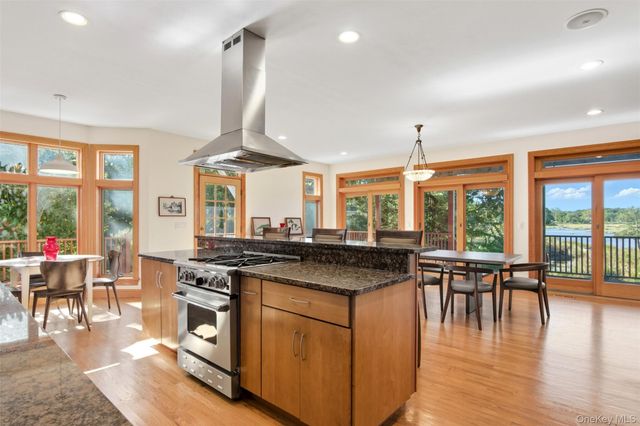 22 Flax Pond Woods Road, Setauket, NY 11733