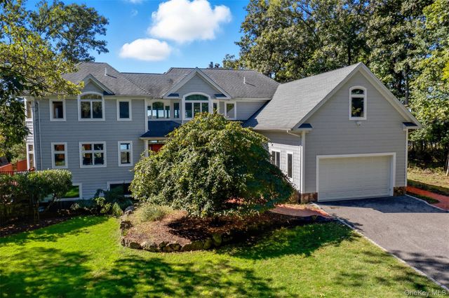 22 Flax Pond Woods Road, Setauket, NY 11733