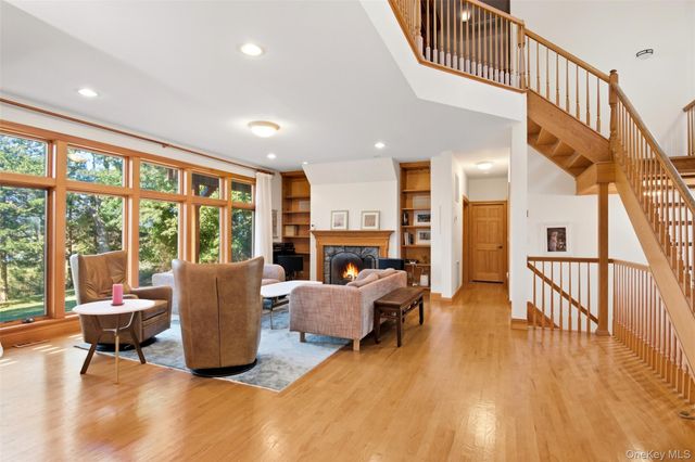 22 Flax Pond Woods Road, Setauket, NY 11733