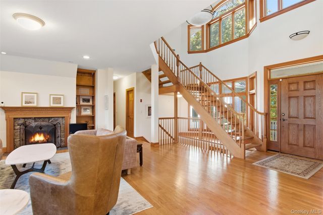 22 Flax Pond Woods Road, Setauket, NY 11733