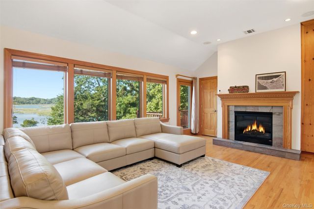 22 Flax Pond Woods Road, Setauket, NY 11733