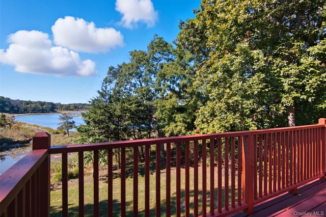 22 Flax Pond Woods Road, Setauket, NY 11733