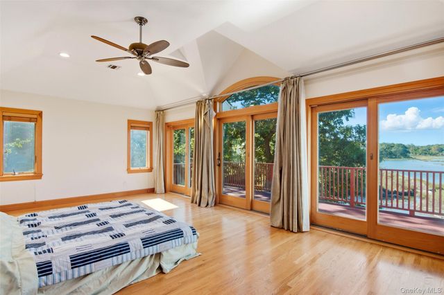 22 Flax Pond Woods Road, Setauket, NY 11733