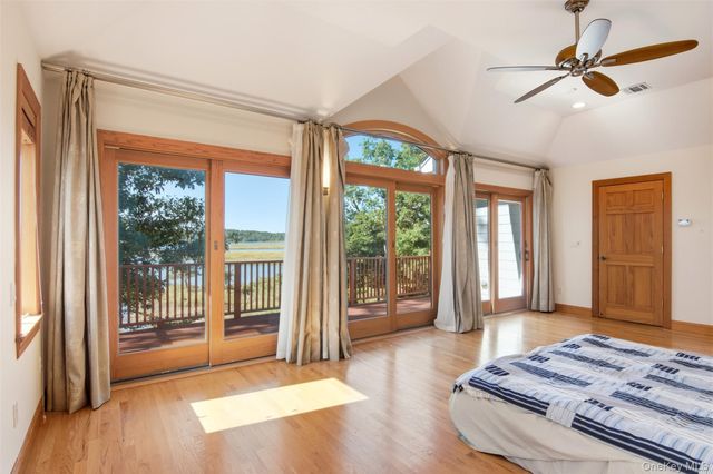 22 Flax Pond Woods Road, Setauket, NY 11733