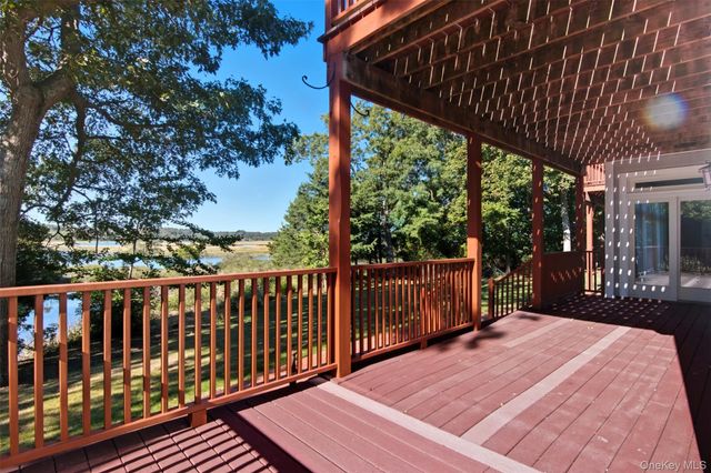 22 Flax Pond Woods Road, Setauket, NY 11733