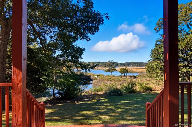 22 Flax Pond Woods Road, Setauket, NY 11733