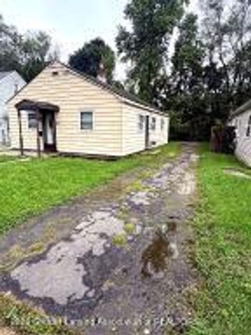 906 West Street, Lansing, MI 48915