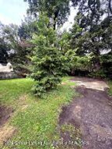 906 West Street, Lansing, MI 48915
