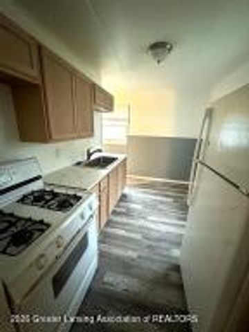 906 West Street, Lansing, MI 48915