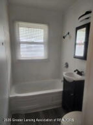 906 West Street, Lansing, MI 48915