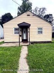 906 West Street, Lansing, MI 48915