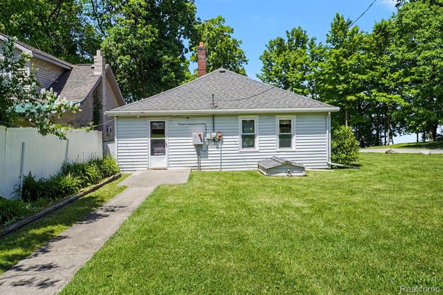 3931 S Shore Drive, Elba Township, MI 48446