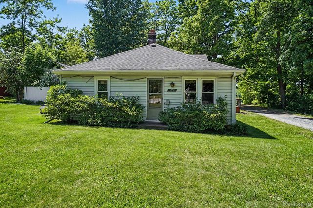 3931 S Shore Drive, Elba Township, MI 48446