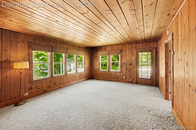 3931 S Shore Drive, Elba Township, MI 48446