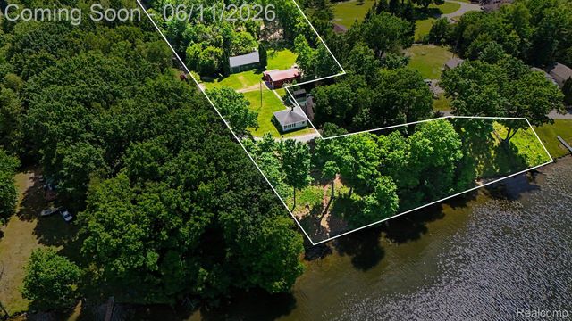 3931 S Shore Drive, Elba Township, MI 48446