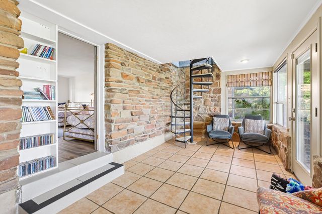 2516 Circle DR, Marble Falls, TX 78654