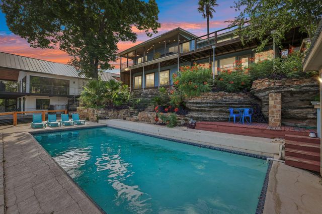 2516 Circle DR, Marble Falls, TX 78654