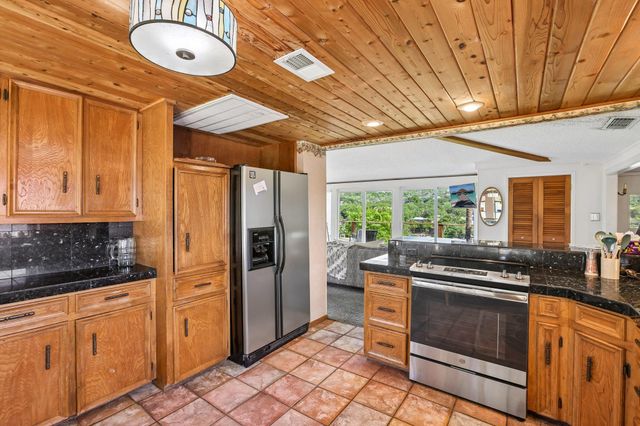 2516 Circle DR, Marble Falls, TX 78654