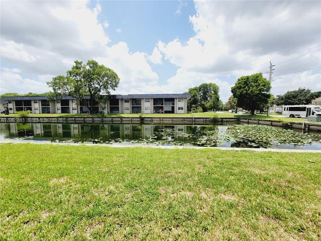 8040 N Colony Circle N 108, Tamarac, FL 33321