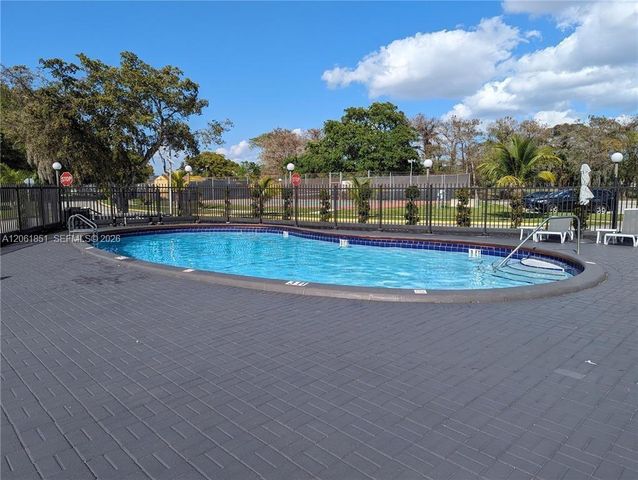 8040 N Colony Circle N 108, Tamarac, FL 33321