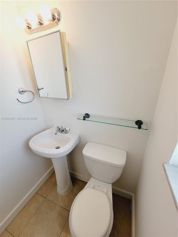 8040 N Colony Circle N 108, Tamarac, FL 33321
