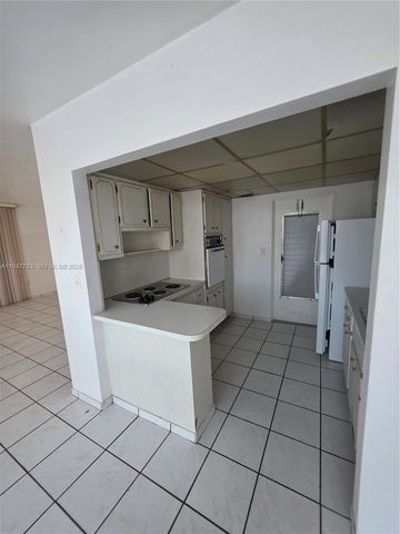 8001 Byron Ave 3C, Miami Beach, FL 33141