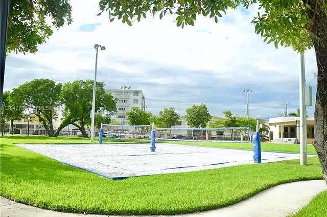 8001 Byron Ave 3C, Miami Beach, FL 33141