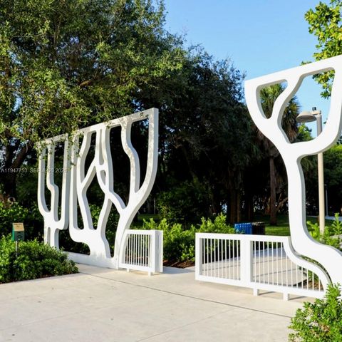 8001 Byron Ave 3C, Miami Beach, FL 33141