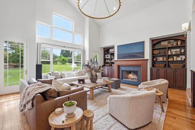 8315 Horseshoe Bar Rd, Loomis, CA 95650