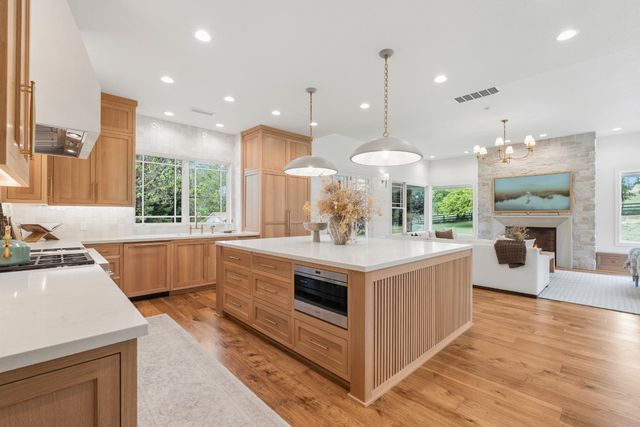 8315 Horseshoe Bar Rd, Loomis, CA 95650