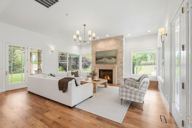 8315 Horseshoe Bar Rd, Loomis, CA 95650