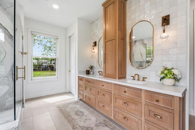 8315 Horseshoe Bar Rd, Loomis, CA 95650