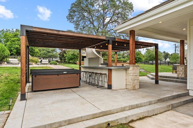 8315 Horseshoe Bar Rd, Loomis, CA 95650