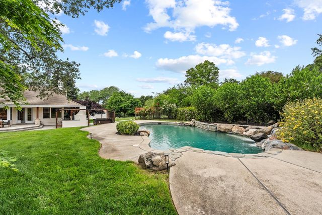 8315 Horseshoe Bar Rd, Loomis, CA 95650