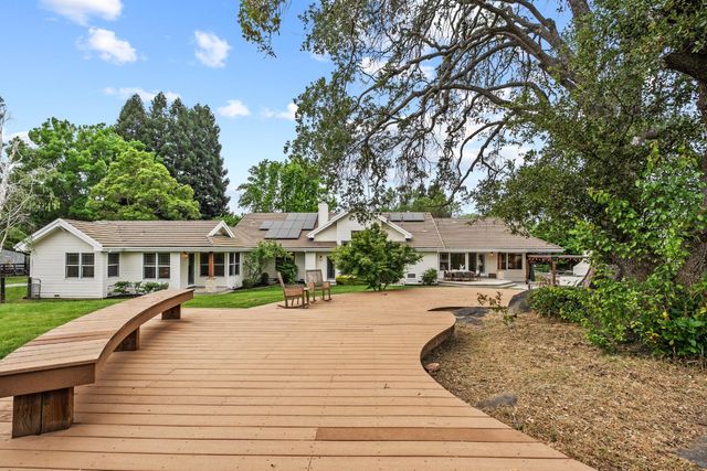 8315 Horseshoe Bar Rd, Loomis, CA 95650